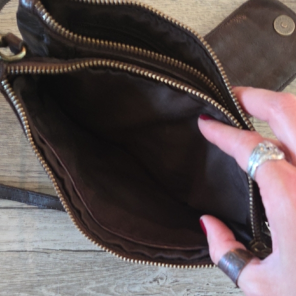 Vilencia Holland Leather Studded Brown Crossbody Bag - Picture 7 of 8